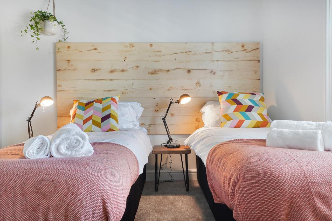 Stylish Eco Aparthotel In Фолькустоун Экстерьер фото