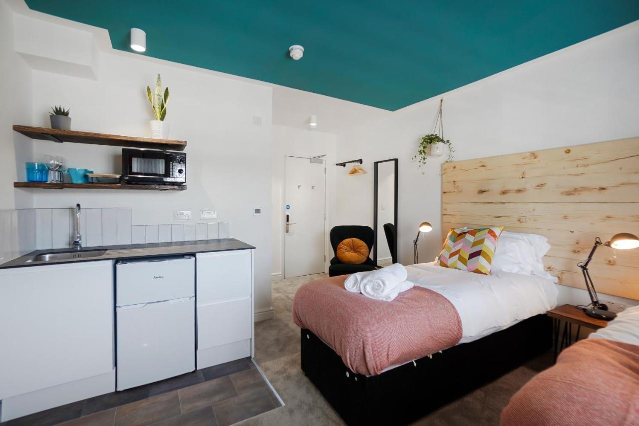 Stylish Eco Aparthotel In Фолькустоун Экстерьер фото