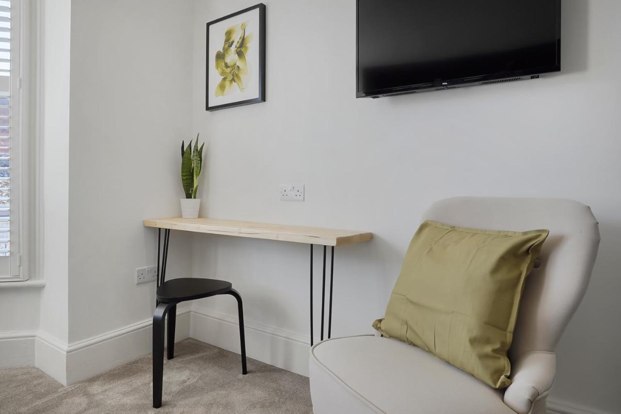 Stylish Eco Aparthotel In Фолькустоун Экстерьер фото