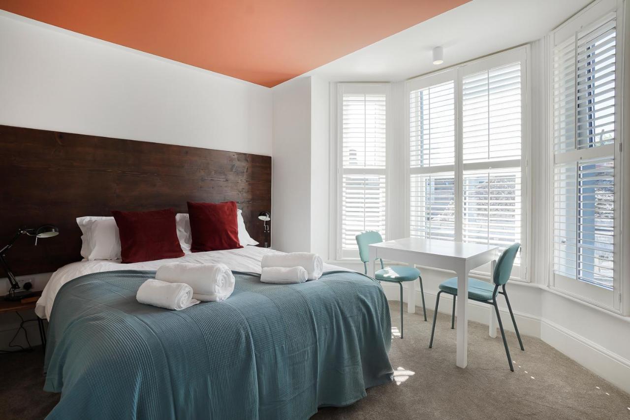 Stylish Eco Aparthotel In Фолькустоун Экстерьер фото