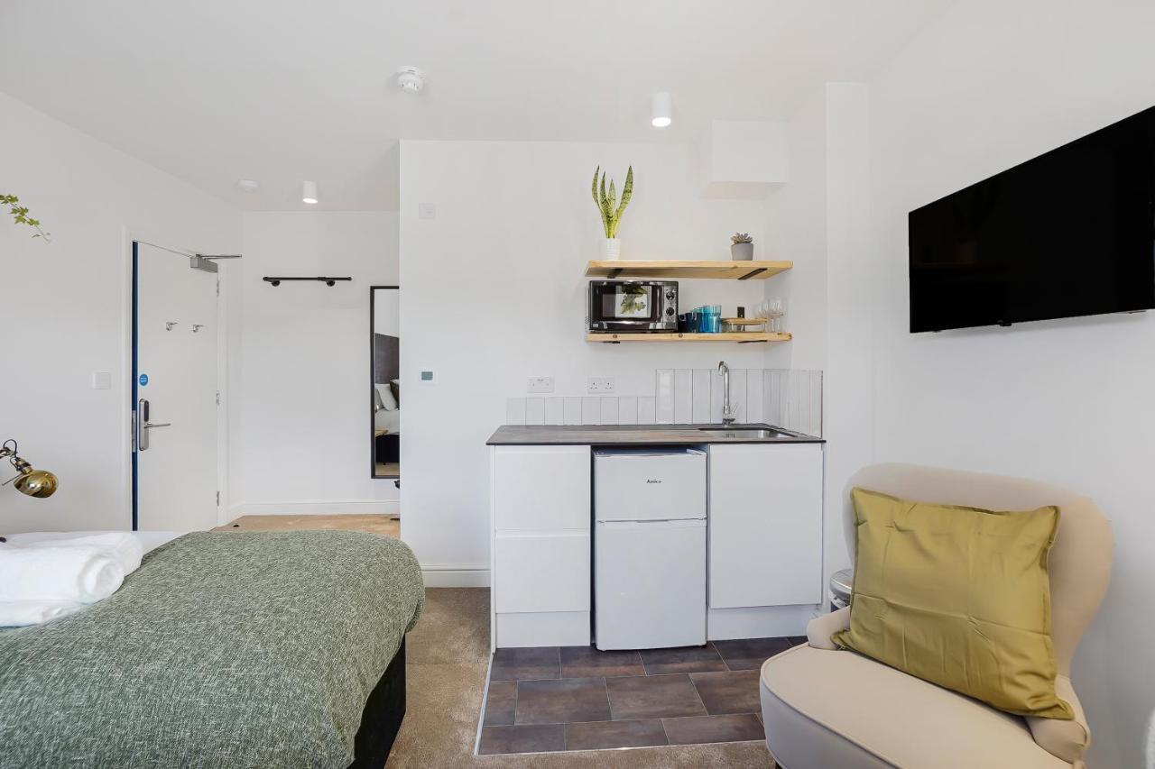 Stylish Eco Aparthotel In Фолькустоун Экстерьер фото