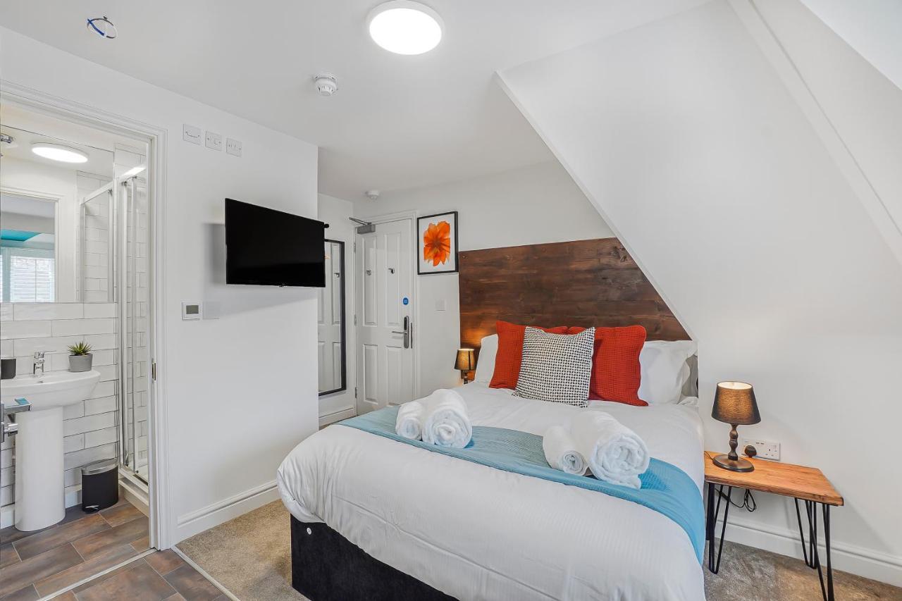 Stylish Eco Aparthotel In Фолькустоун Номер фото