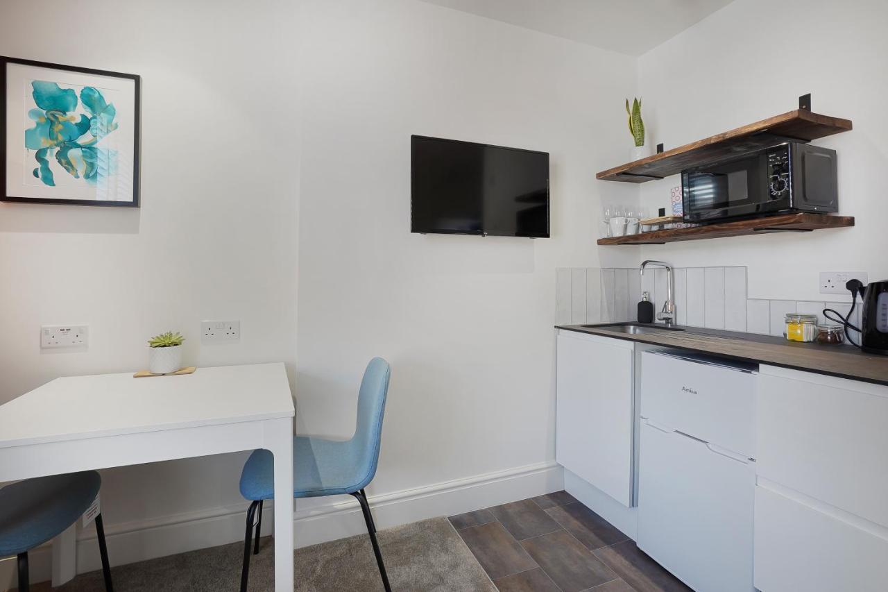 Stylish Eco Aparthotel In Фолькустоун Экстерьер фото