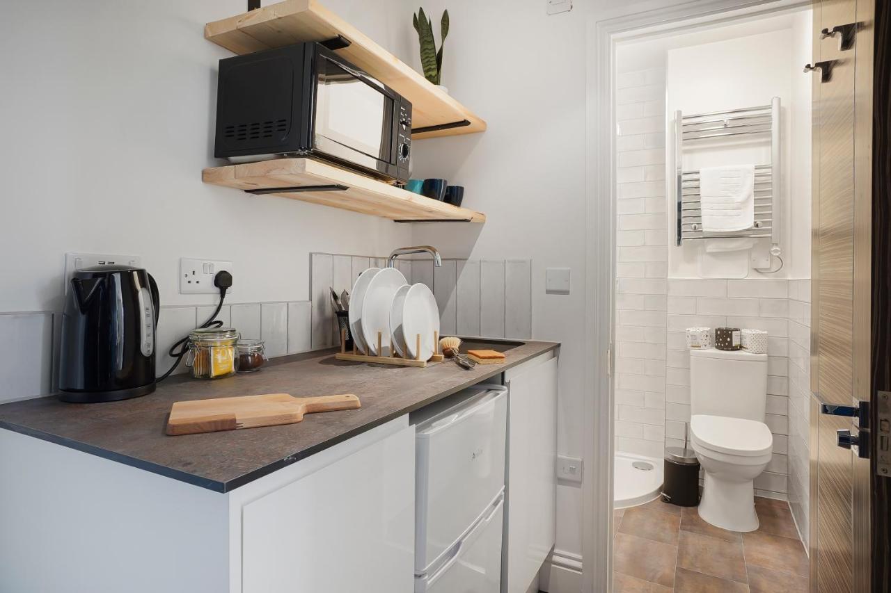 Stylish Eco Aparthotel In Фолькустоун Экстерьер фото