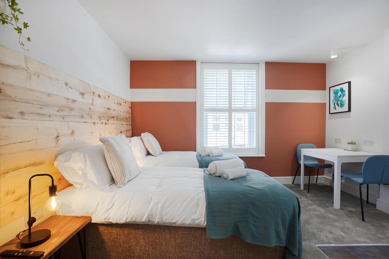 Stylish Eco Aparthotel In Фолькустоун Экстерьер фото