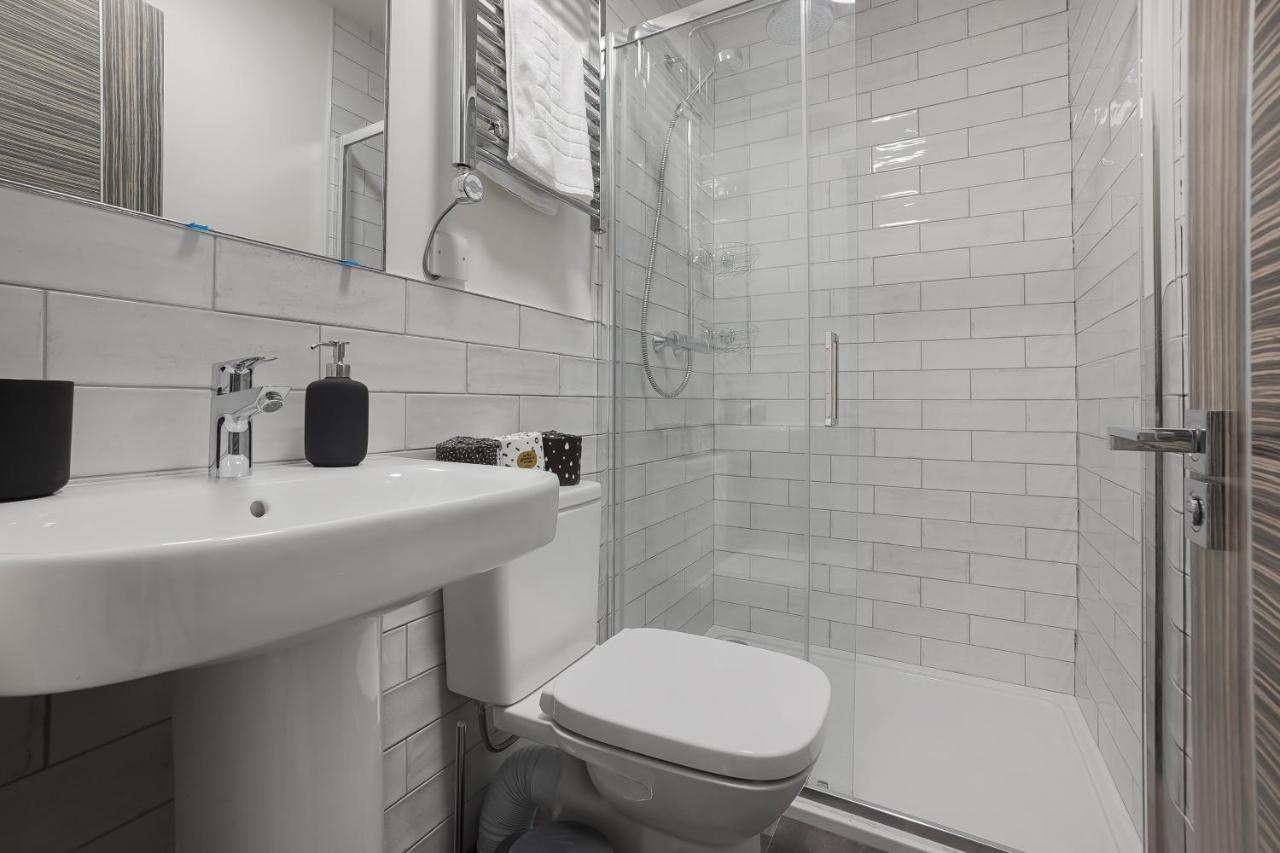 Stylish Eco Aparthotel In Фолькустоун Экстерьер фото