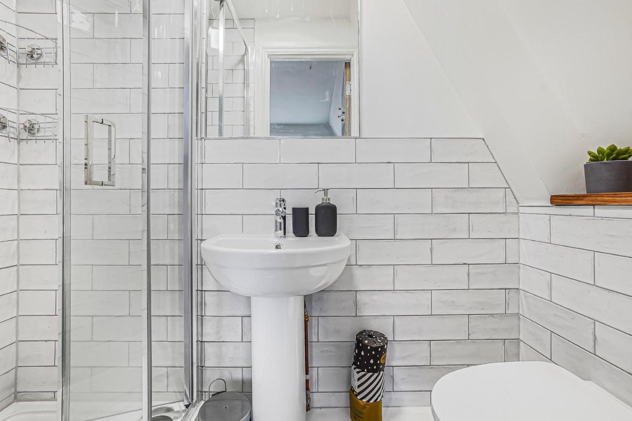 Stylish Eco Aparthotel In Фолькустоун Номер фото