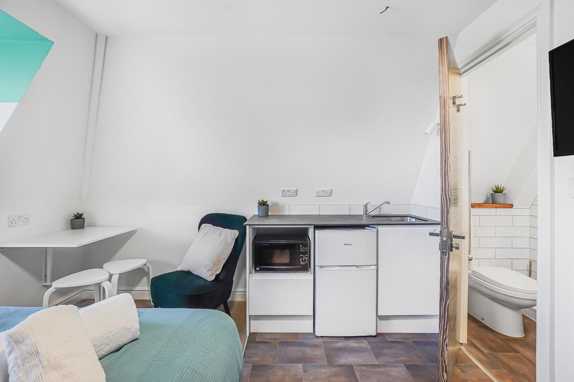 Stylish Eco Aparthotel In Фолькустоун Номер фото